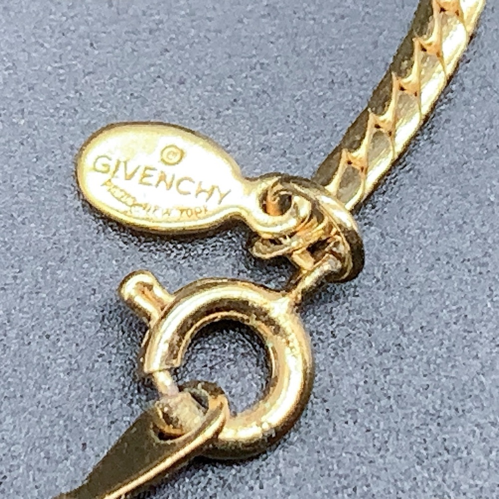 Givenchy Gold Plated G Pendant Necklace Rhinestone Logo - Picture 8 of 9